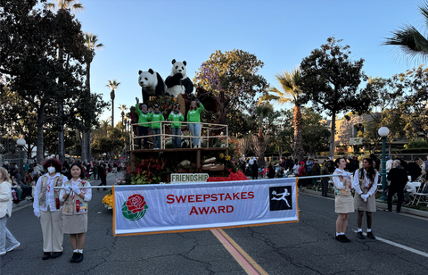 The float designed by Artistic Entertainment Services for San Diego Zoo Wildlife Alliance won the Sweepstakes Trophy, the Rose Parade's top prize for the most beautiful entry. (Photo: Business Wire)