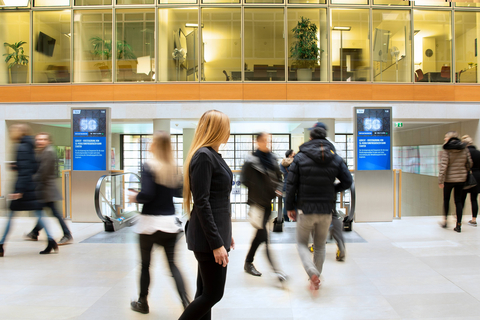 original ECN und VIOOH erweitern das Angebot programmatischer DOOH-Werbung in hochwertigen Büros in Europa (Foto: Business Wire)