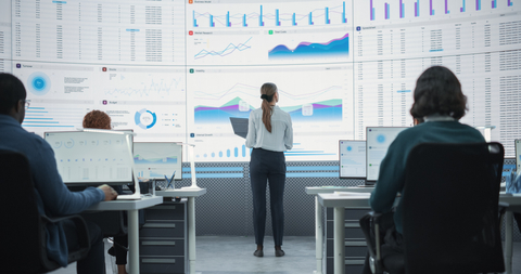 Userful?s Decisions application drives multi-source video walls, enabling real-time visualization of critical operations center data by seamlessly connecting diverse data sources to intelligent displays. (Photo: Business Wire)