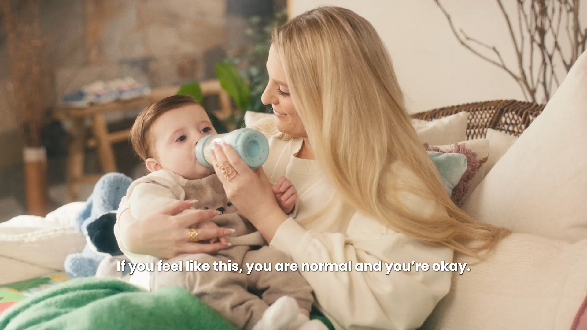 Meghan Trainor, singer and Bobbie MotherBoard Member, joins forces with Bobbie, the purpose-driven organic infant feeding company, to launch ‘Ask For Help’ campaign.