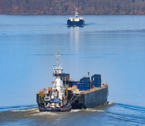 A Fueltrax-equipped vessel operating on the Hudson River (Photo: Business Wire)