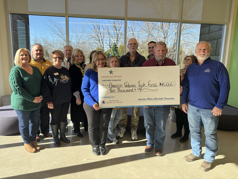 Employees from Missouri American Water join members of the Branson Veterans Task Force to provide a grant on behalf of the American Water Charitable Foundation. (Photo: Business Wire)