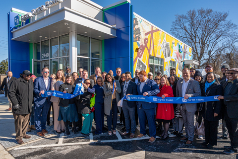 original A new full-service banking center in Charlotte’s Historic West End Neighborhood is the first of 15 banking centers Fifth Third plans to open in low- and moderate-income (LMI) or high minority (HMT) population census tracts this year. (Photo: Business Wire)