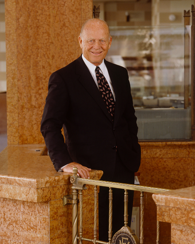 Kenneth G. Walker, founding family member of Farmers & Merchants Bank of Long Beach. (Photo: Business Wire)