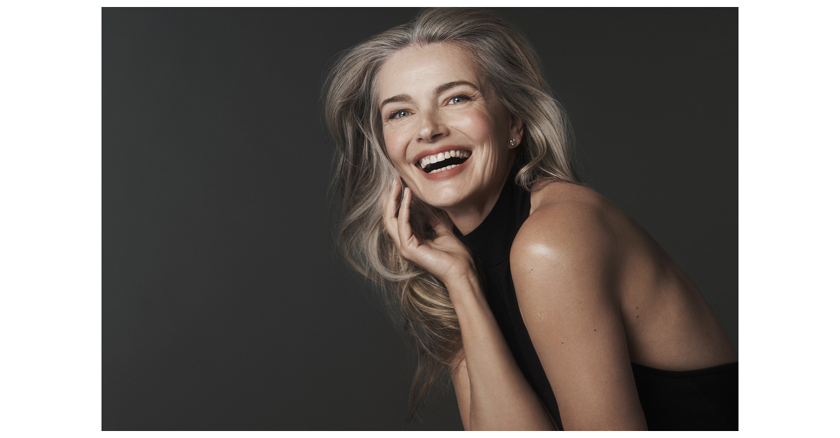 Paulina Porizkova revient chez Estée Lauder en tant qu’ambassadrice mondiale de la marque post image