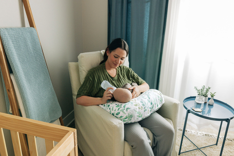 original New Boppy Nursing Pillow (Photo: Business Wire)