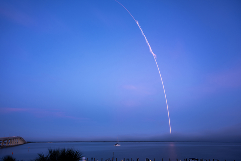 The SpaceX Falcon 9 rocket carrying Maxar’s third and fourth WorldView Legion satellites lifts off from Kennedy Space Center, Florida, on February 4, 2025. Image credit: SpaceX.