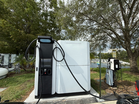 XCharge NA's Net Zero Series battery-integrated charger deployed alongside other sustainable technologies at the Grid Integration Lab. (Photo: Business Wire)