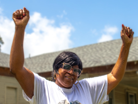 A retired nurse assistant in Mississippi celebrates a new roof sheathing and a renewed sense of security thanks to a $12,000 Special Needs Assistance Program grant from the Federal Home Loan Bank of Dallas. (Photo: Business Wire)