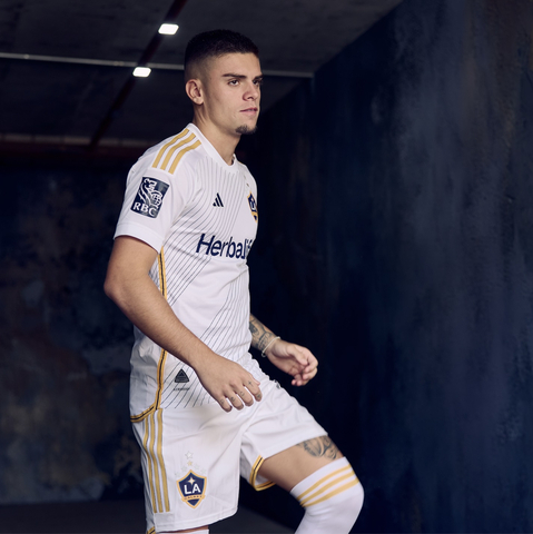 The Royal Bank of Canada (RBC)’s new partnership with the LA Galaxy includes a jersey sleeve partnership for the upcoming season. (Photo: Business Wire)