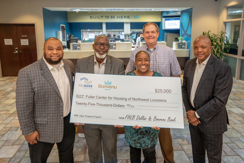 Left to right: Michael Colston-Bonvenu Bank, Lee Jeter-Fuller Center, Erica McCain-Fuller Center and Jason Smith-Bonvenu Bank and Bruce Hatton-FHLB Dallas. (Photo: Business Wire)