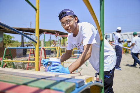 original PPG and the PPG Foundation invested $18.4 million worldwide in 2024 to programs that focus on advancing education and delivering community sustainability while encouraging PPG employee volunteerism. (Photo: Business Wire)