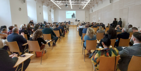 thumbnail PelviTouch Therapy Presentation at ESSM Congress (Photo by DEKA)