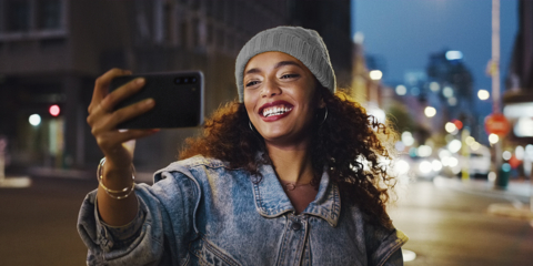 original Combate el frío invernal: Metro by T-Mobile sube la temperatura con teléfonos Samsung por nuestra cuenta (Photo: Business Wire)