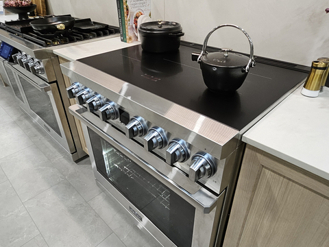 original Dacor Induction Range (Photo: Business Wire)