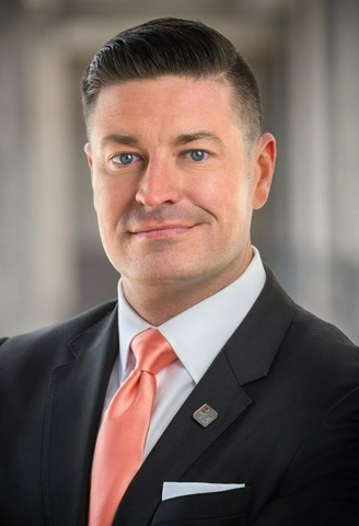 original Mike Powell, Corporate Secretary, Fifth Third (Photo: Business Wire)