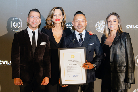 original Restaurateur Juan Chipoco, founder of the restaurant chain, CVI.CHE 105, was honored with a Special Congressional Recognition by U.S. Congresswoman María Elvira Salazar, acknowledging his contributions to the culinary industry and his entrepreneurial efforts in growing Peruvian cuisine in the United States From L-R: Luis Hoyos, U.S. Congresswoman María Elvira Salazar, Juan Chipoco, and Gloria Ordaz. (Photo: Business Wire)