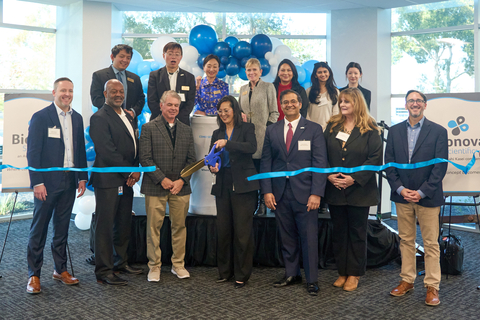 Bionova leadership team celebrates ribbon cutting at new Fremont, CA Process Development & Pilot Plant facility with community leaders. (Photo: Business Wire)