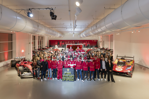 La famiglia si riunisce: PUMA e Scuderia Ferrari HP festeggiano 20 anni di velocità