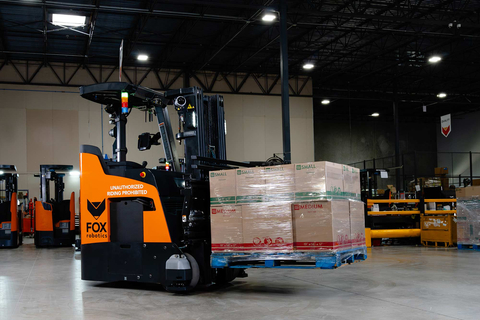 FoxBot Mk3 picks block and whitewood pallet types that are single or double stacked and transports them autonomously to increase warehouse efficiency. (Photo: Business Wire)