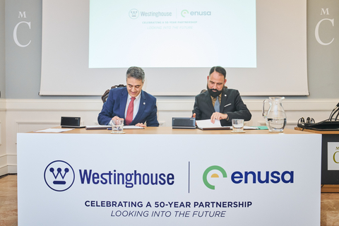 Tarik Choho, Westinghouse President of Nuclear Fuel, and Mariano Moreno, President of Enusa, sign the Westinghouse-Enusa Technology Cooperation Agreement (WETCA) (Photo: Business Wire)