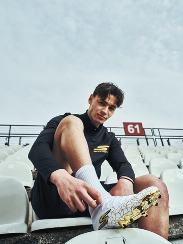 AS Roma midfielder Niccolò Pisilli signs with Skechers and now competes in Skechers SKX_1.5 Elite boots.