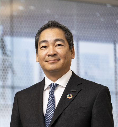 original Ken Shinomiya, Leader of Asahi Kasei’s Healthcare Sector