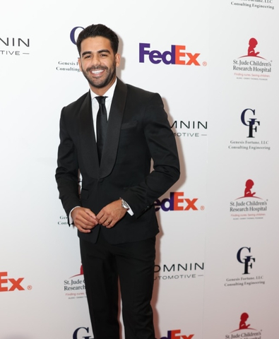 thumbnail Las estrellas brillaron en la 23 gala anual FedEx/St. Jude Angels & Stars, el sábado 3 de mayo. Carlos Adyan en la alfombra roja. (Crédito de la foto: Rafael Arévalo)