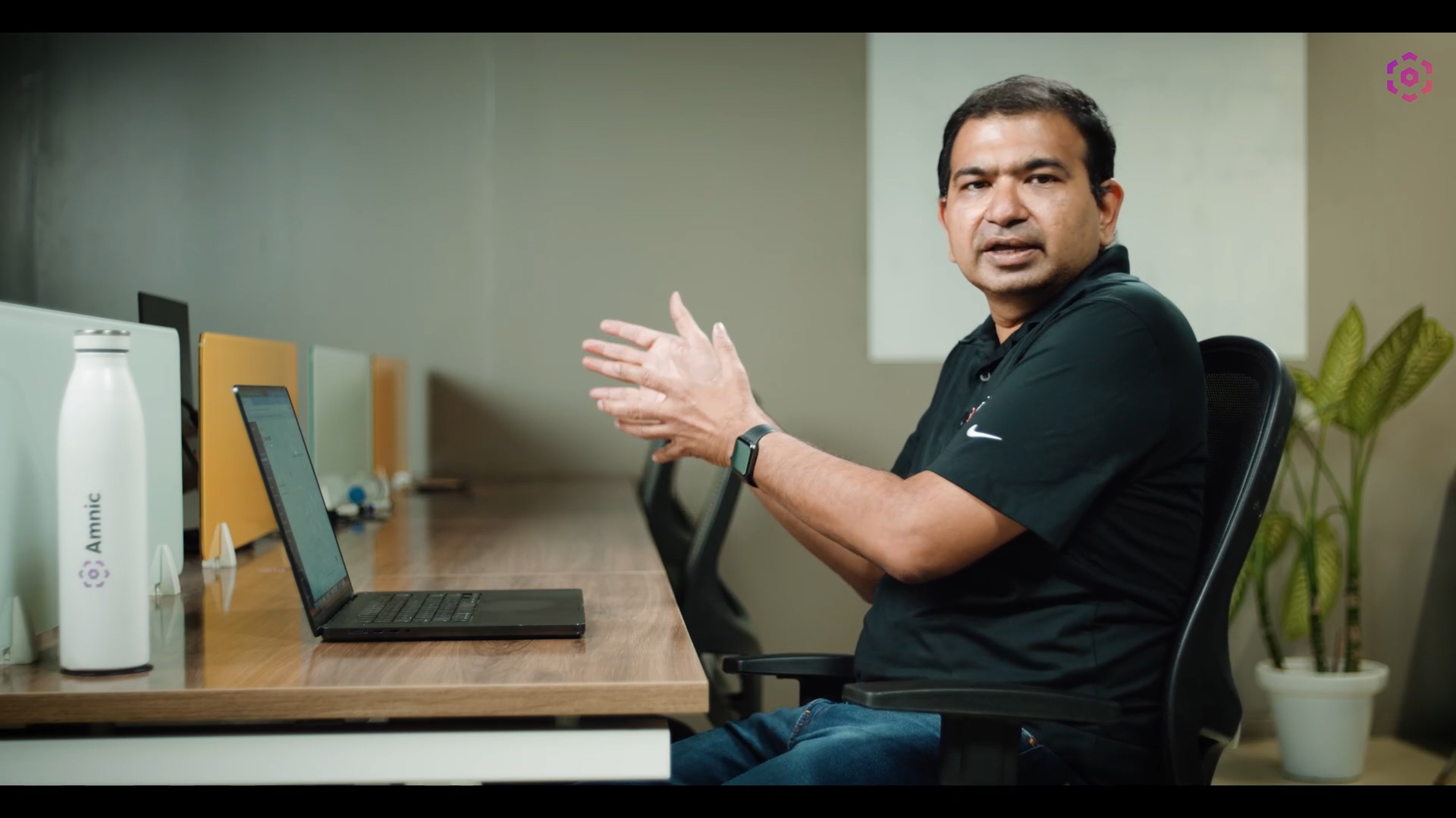 thumbnail Amnic AI in action