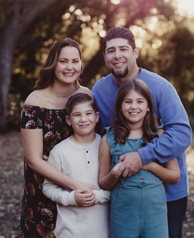 thumbnail City of Hope patient Alisa Secaida and family