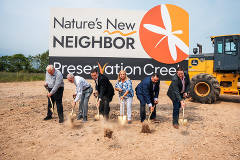 original From left to right: Paul Horn, Former Alvin Mayor; Tim Haas, Star State Land; Jim Russ, EHRA; Lisa Clark, W Land Development; Gabe Adame, City of Alvin Mayor; Kent Milson, Meta Planning & Design