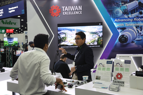 thumbnail Brand representative talks with interested visitor to the Taiwan Excellence Pavilion at AUTOMATE 2025. (Logo and images courtesy of Taiwan Excellence)