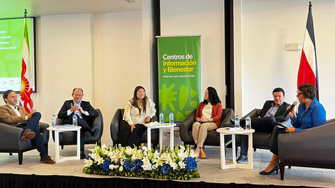original A panel discussion was held to discuss Public-Private Partnerships among business representatives and public organizations, including the CCSS (Costa Rican Social Security System) Financial Director, Gustavo Picado (second from left).