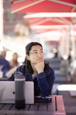 thumbnail Photo: Maiz Connolly for Quest Relocation