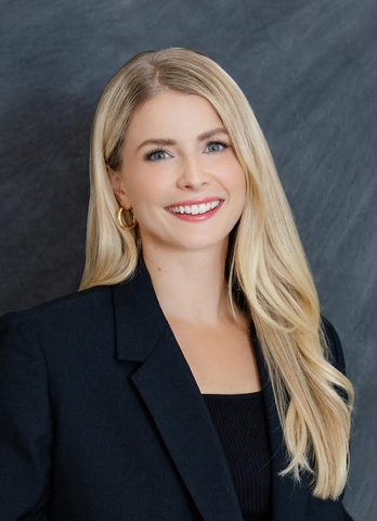 thumbnail Anna Lohrfink is the co-founder and Chief Product Officer at Monarch, where she leads the design of deeply personalized, evidence-based care experiences for women. Anna’s approach centers on a fundamental insight: Transforming women’s healthcare begins with empowering the physicians who serve them.