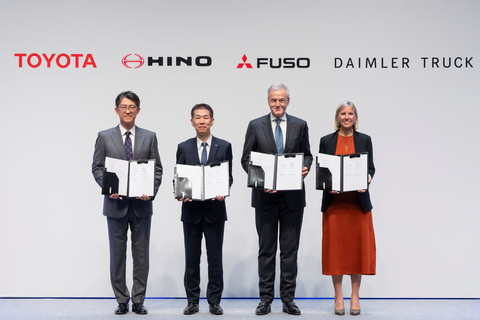 original Daimler Truck, Mitsubishi Fuso, Hino and Toyota Motor Corporation conclude Definitive Agreements on integrating Mitsubishi Fuso and Hino Motors (Photo: AETOSWire)