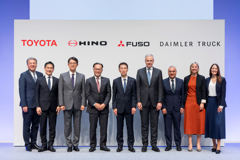 thumbnail Daimler Truck, Mitsubishi Fuso, Hino and Toyota Motor Corporation conclude Definitive Agreements on integrating Mitsubishi Fuso and Hino Motors (Photo: AETOSWire)
