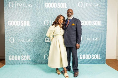thumbnail Oprah Winfrey and Chairman T.D. Jakes at the 2025 Good Soil Forum presented by Wells Fargo. Photo credit: Kathy Tran