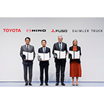 Photo1_Daimler_Truck_Mitsubishi_Photo_AETOSWire.jpg