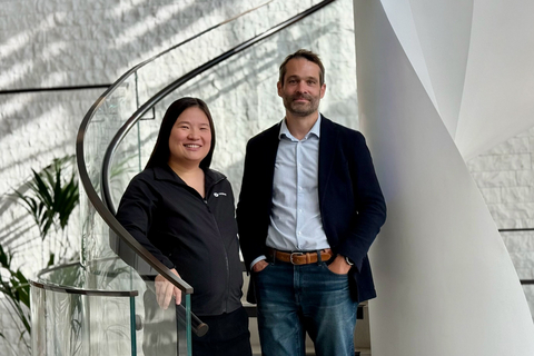 original Taranis and Novoloop celebrate a shared vision through Series B funding. Pictured on the left is the CEO of Novoloop, Miranda Wang, and on the right is Taranis Managing Director, David Sorin.