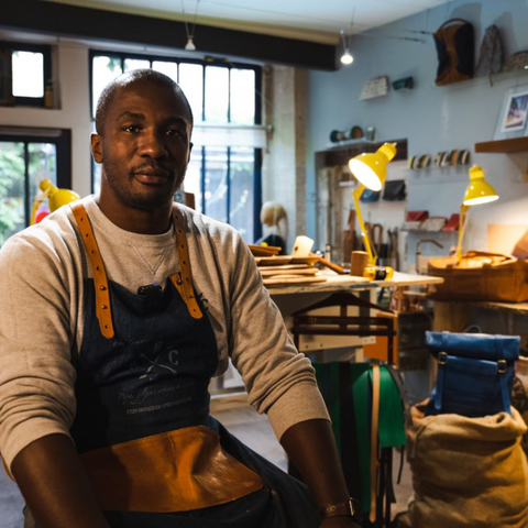 thumbnail « Pour nous, comme le sport, l’art est une voie vers un avenir meilleur, en gagnant confiance en soi et en développant sa curiosité. À travers notre participation à la Kobo Cup, nous sommes fiers d’accompagner les jeunes pour qu’ils transforment leurs idées en symboles de fierté, d’unité et d’expression villageoise. » - Fred Gnaoré, Fondateur d’African Boyz Club.