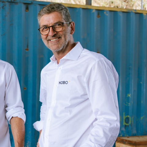 thumbnail « Kobo est fier de sponsoriser la Kobo Cup pour la deuxième année consécutive, et encore plus aux côtés de partenaires locaux comme African Boyz Club et Coast 2 Coast Entertainment. Notre engagement à entretenir des relations fortes avec les communautés s’illustre à travers l’organisation de tels événements sportifs, qui insufflent à leur tour l’espoir que tout est possible dans ce monde grâce à un engagement altruiste. » -  Edward Gosselin, PDG de Ressources Kobo.