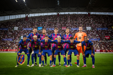 FC Barcelona's first team group photo in Friendlies match in Kobe, Japan. Author: Marc Graupera