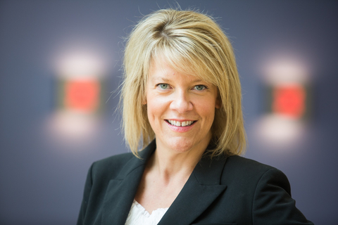 original With more than 20 years of experience leading retail sales and operations, Aleeta will help accelerate MCE’s combined retail and digital transformation proposition to mobile operators.