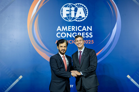 original FIA President, Mohammed Ben Sulayem, shakes hands with President of the Republic of Paraguay, Santiago Peña.