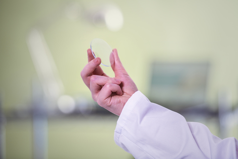 original Recent data shows that HOYA PHOENIX® lenses made with PPG TRIVEX® lens material exhibited less damage during impact testing, are lighter weight, provide higher optical clarity and better chemical resistance than polycarbonate lenses.