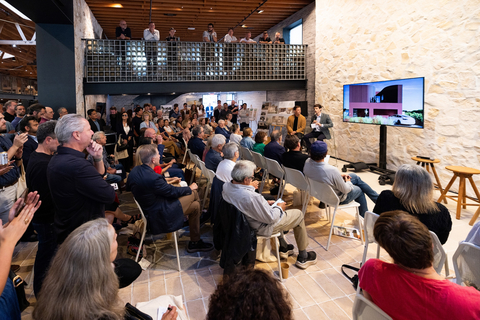 thumbnail Guests viewing a presentation on the Case Study 2.0 initiative