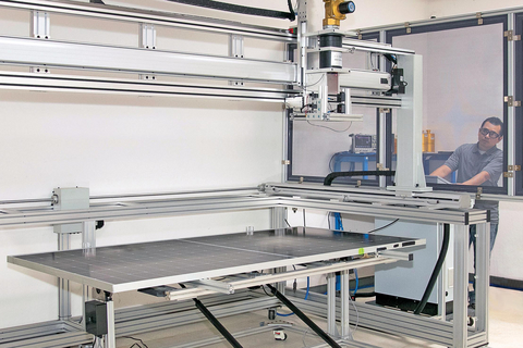 thumbnail VDE Americas and RETC Introduce Solar Panel Hail Resiliency Curve Test