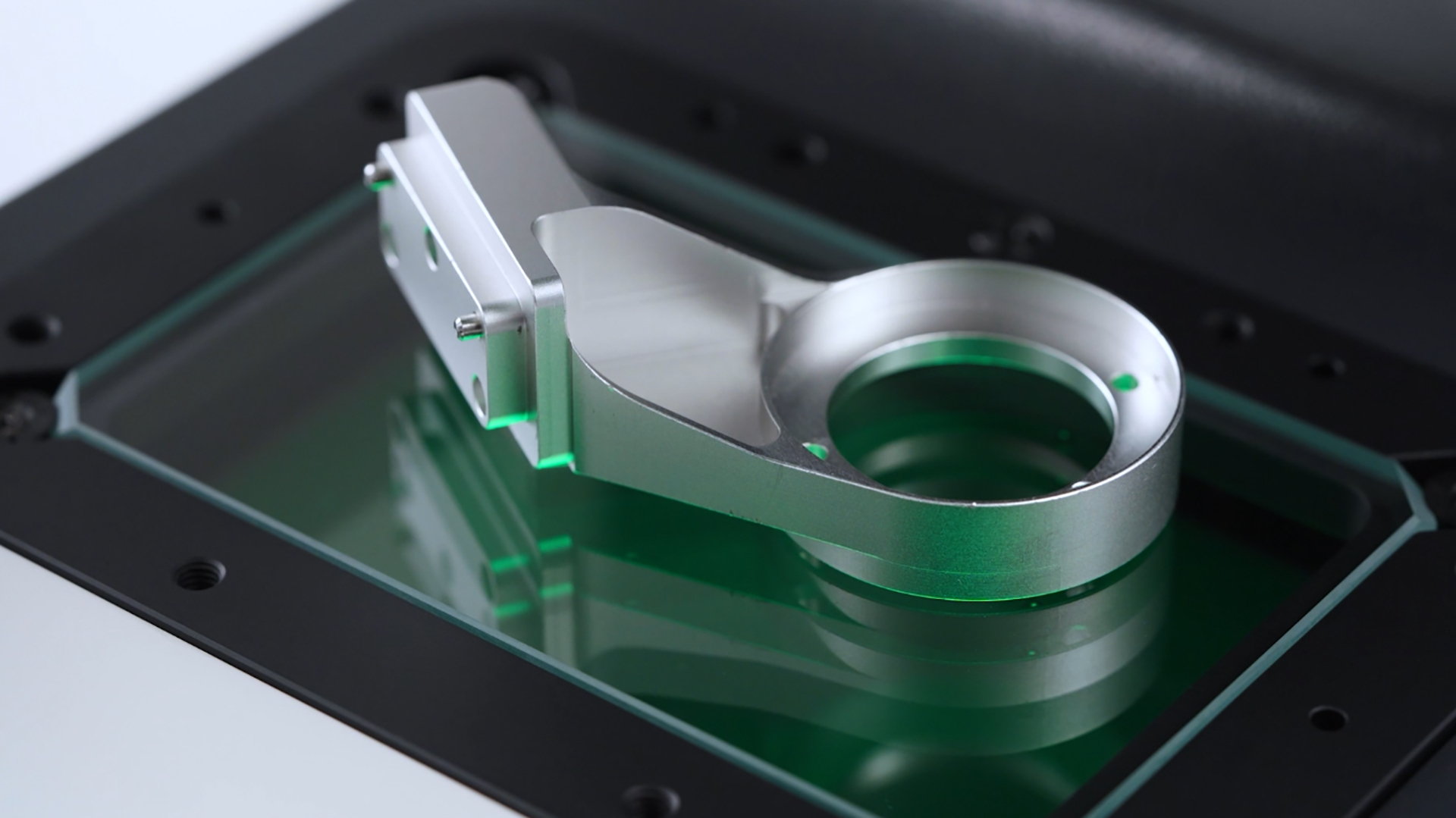 thumbnail Welcome the new QM-Fit into your QC lab or in-line to automate complex manual inspection tasks by instantly measuring multiple elements and recognizing shapes without programming.