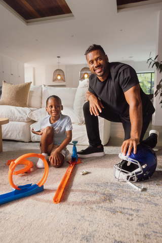 thumbnail Hot Wheels®, the number one selling toy in the world, is partnering with World Champion quarterback, philanthropist, and entrepreneur Russell Wilson and his five-year-old son, Win Wilson, for a campaign featuring the new Hot Wheels Speed Snap™ Track System.